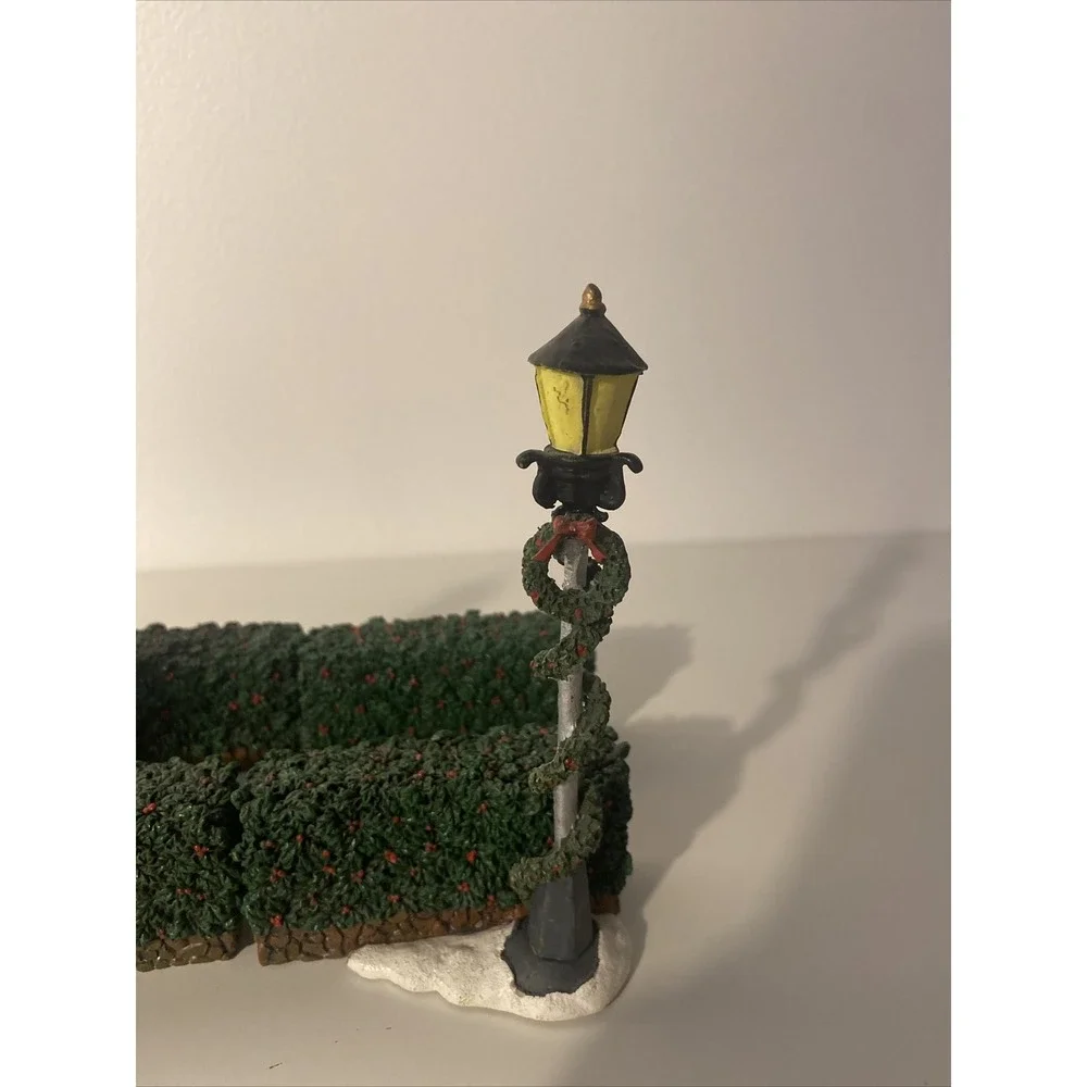 St. Nicholas Square Street Lamp Post & Hedges Village Collection Set Of 6